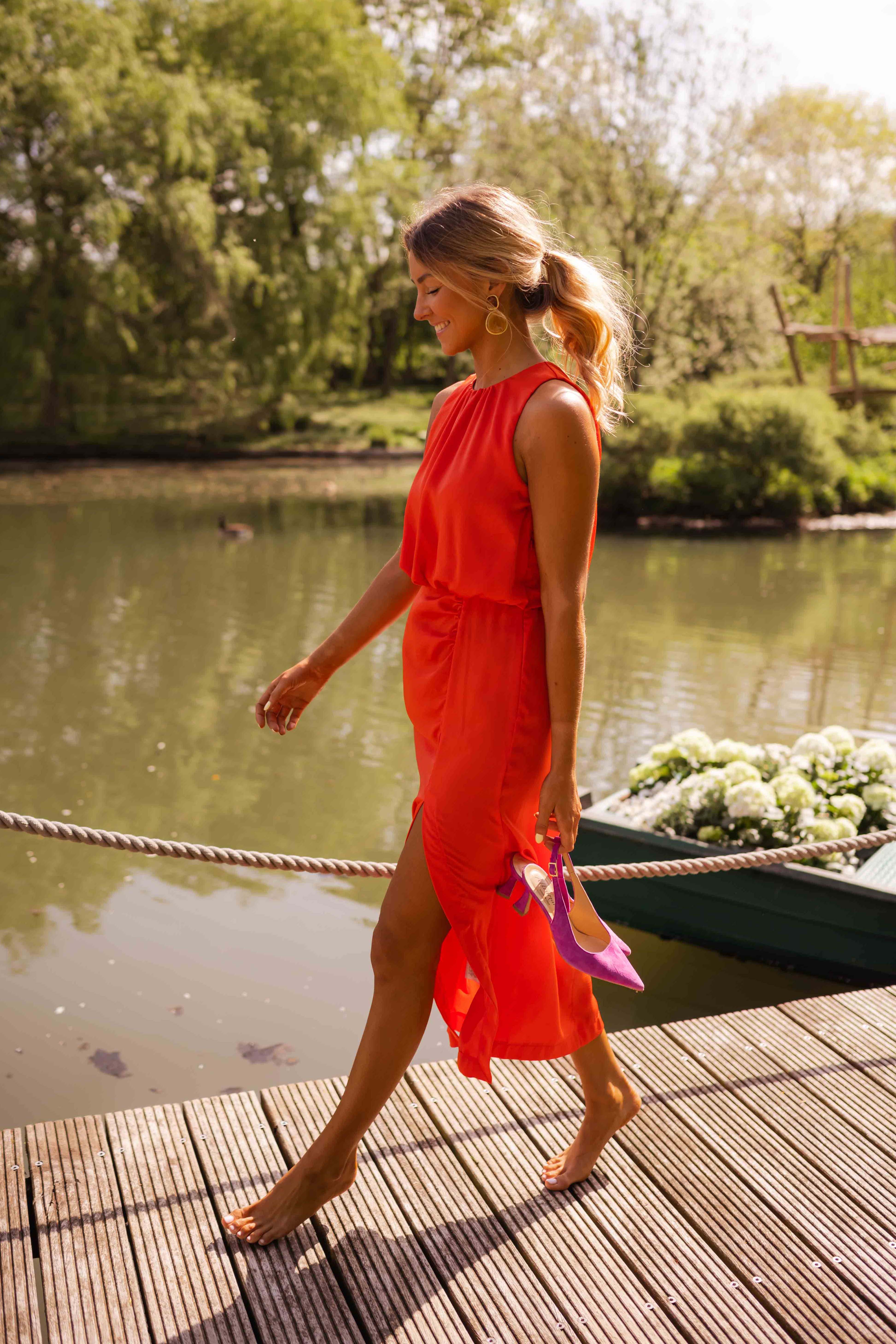 Ember® Solina – Midi Jurk in Fel Oranje